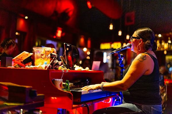 Sopranos Piano Bar, Live Music in palm beach