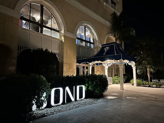 Bond Nightclub, Nassau