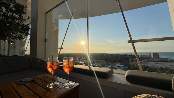 Skybar, Nassau