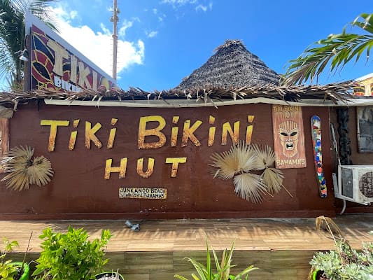 Tiki Bikini Hut, Bar in bay street