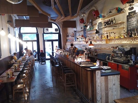 L'Amour Fou Bar in Ixelles / Matongé, Brussels