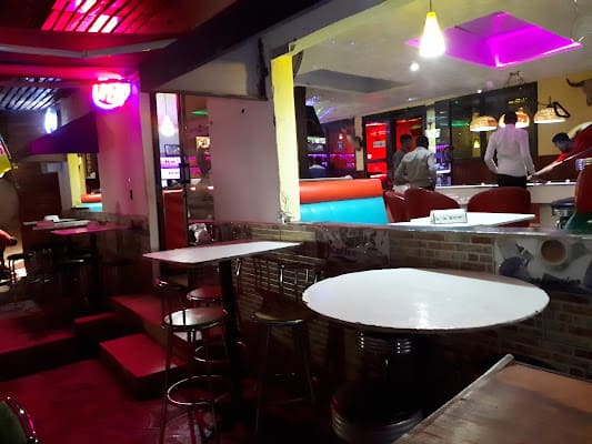 Le Must Bar, Yaounde