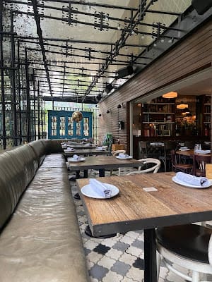 Black Bear Lounge in Zona T / Parque 93, Bogotá