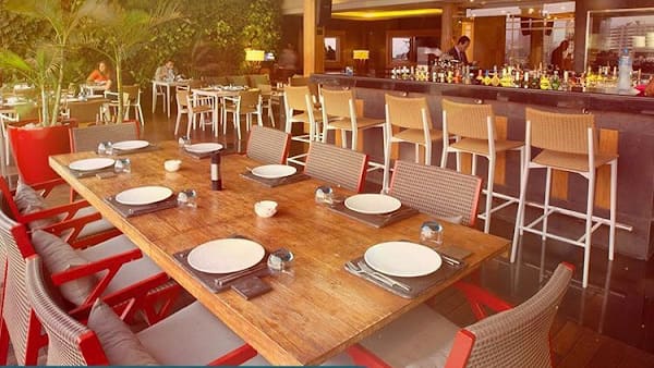 Crimson Bar & Grill, Cairo