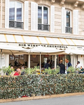 Sir Winston, Paris