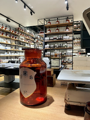 Odd Apothecary, Athens