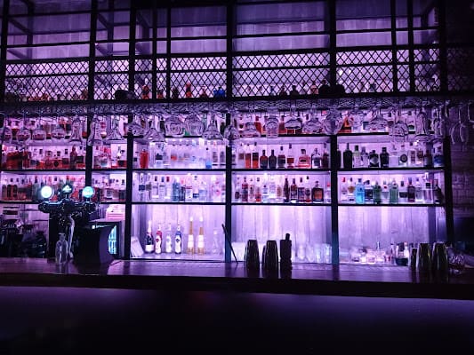 Mojo Bar, Bar in ladadika