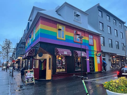 Kiki Queer Bar, Bar in laugavegur