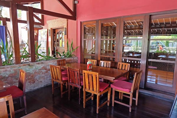 Arena Pub & Restaurant, Bar in sanur