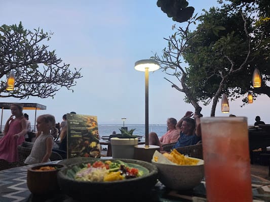 Mango Bar Sanur, Bar in sanur