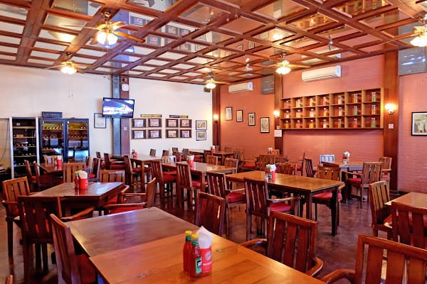 Arena Pub Bar in Nagoya Entertainment District, Batam