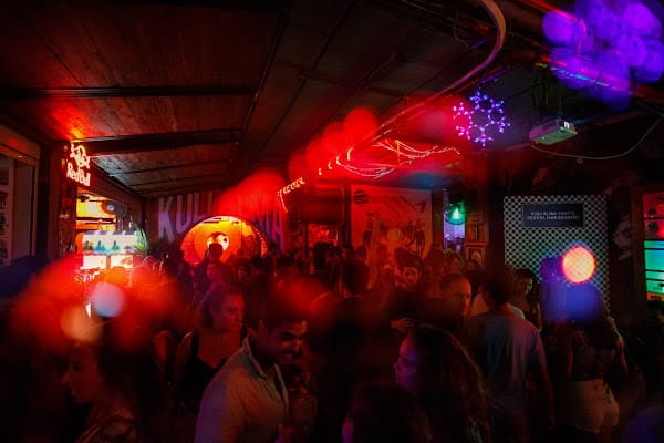 Kuli Alma, Nightclub in rothschild florentin