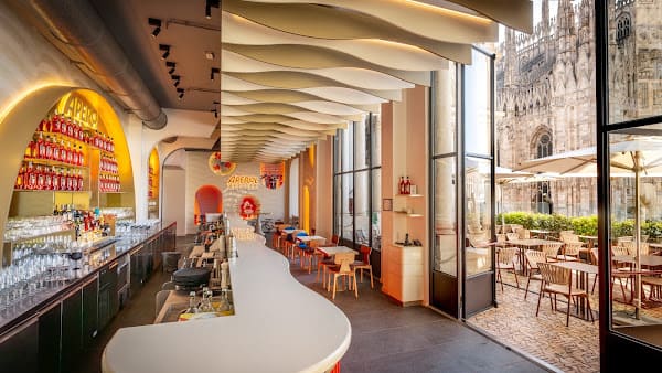 Terrazza Aperol, Bar na dachu in Corso Como / Porta Nuova, Milan