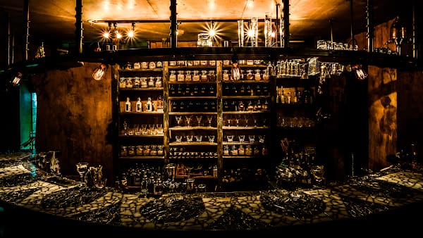 Bar Nayuta, Bar in namba