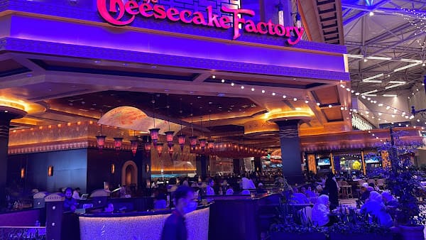 The Cheesecake Factory Lounge in The Avenues, Kuwait City