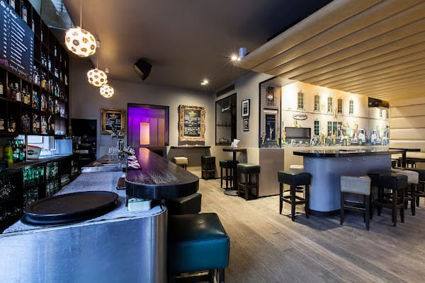 Urban Bar, Lounge in clausen