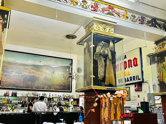 Cantina La Faena, Bar in la merced