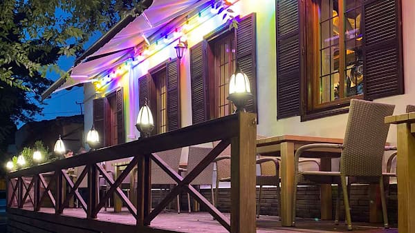 El Paso, Lounge in stefan cel mare boulevard