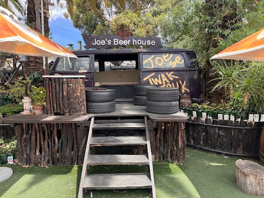 Joe's Beerhouse, Bar in independence avenue area