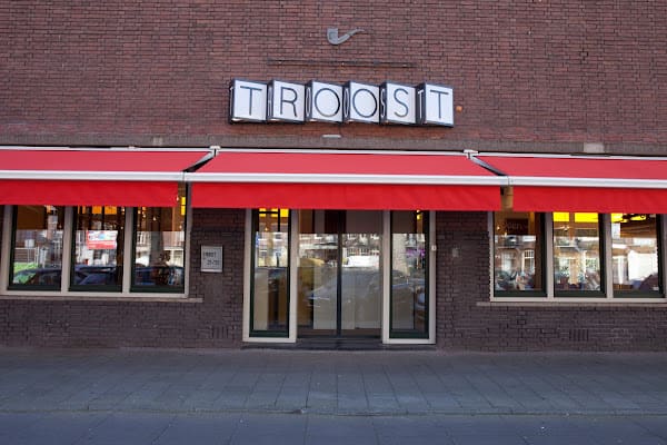 Brouwerij Troost De Pijp Bar in Ruysdaelkade, Amsterdam
