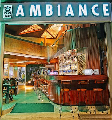 Ambiance Restobar, Lounge in it park
