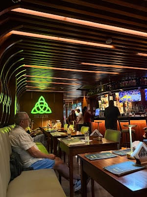 Brewery Gastropub, Bar in it park