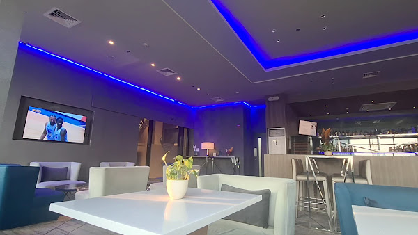 Straight Up Sky Bar, Rooftop-Bar in it park