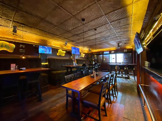H&J Bar, Bar in malate