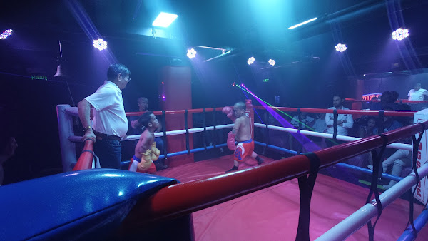 Ringside Bar, Bar in ermita