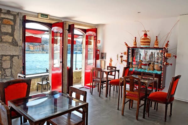 Wine Quay Bar Bar in Ribeira, Porto
