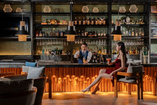 MAI The Sky Bar, Bar na dachu in loi kroh road