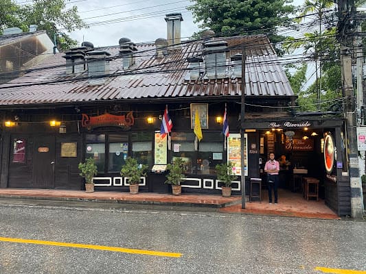 Riverside Bar & Restaurant, Muzyka na żywo in loi kroh road