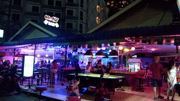 Crazy Dave's Bar, Pattaya