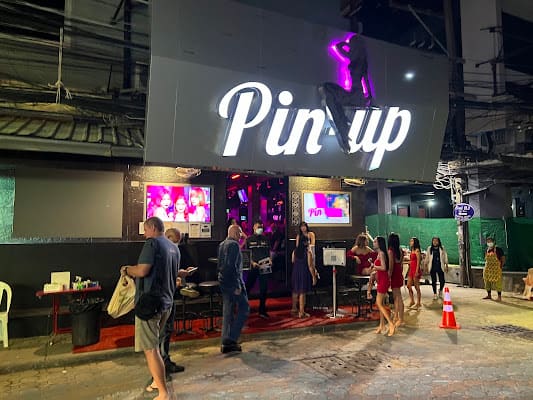 Pin-Up, Go-Go-Bar in lk metro