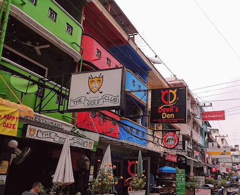 Queen Bar, Pattaya