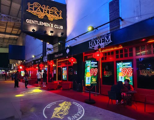 Harem Gentlemen's Club, Bar go-go in patong bangla road