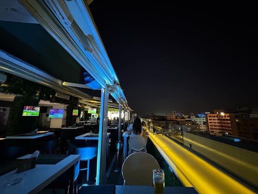 Sky Bar, Rooftop in lac district