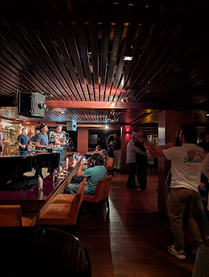 Juan Sebastian Bar, Live Music in las mercedes