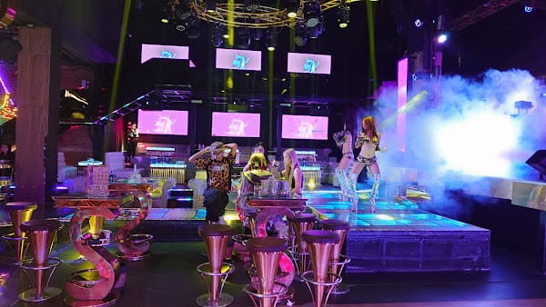 Koto Club, Discoteca in my khe