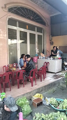 Ben Ngu Night Market Bar in Ben Ngu, Hue
