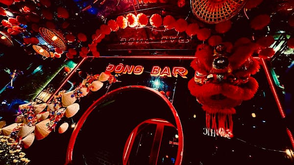 Dong Bar, Discoteca in DMZ Bar Street, Hue