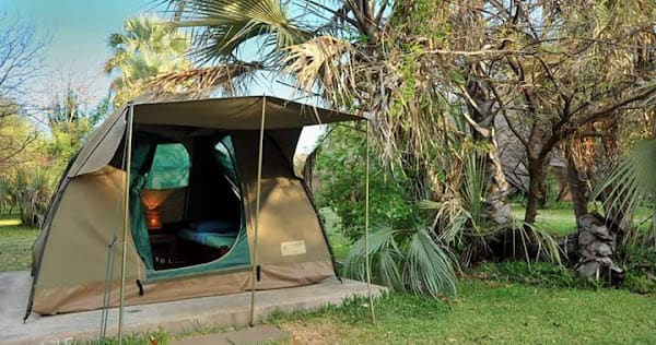 Zambezi Waterfront Bar, Bar in Falls Park Area, Livingstone